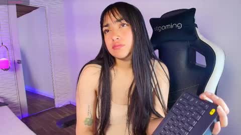 lily_waist online show from 6, 10, 2025