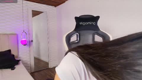 lily_waist online show from 8, 10, 2025