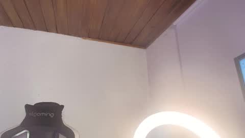 lily_waist online show from 21, 10, 2025