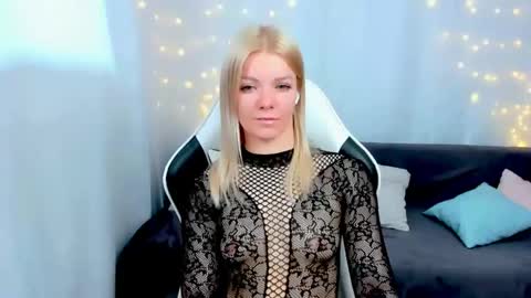 lilydavisss online show from 21, 4, 2026