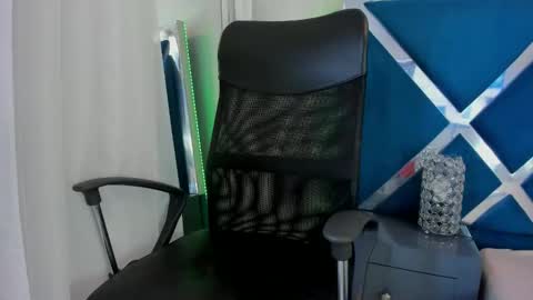 Sweetie Lily online show from 9, 3, 2026