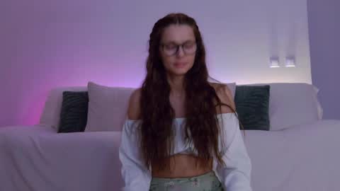 Lily online show from 14, 4, 2026