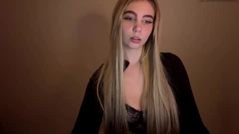 Snapshot of lilysweetgirl chatting on 7, 5, 2026 Lily online show from 7, 5, 2026