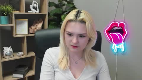 Lily online show from 9, 3, 2026