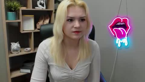 Lily online show from 31, 3, 2026