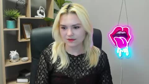 Lily online show from 23, 4, 2026