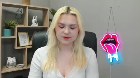 Lily online show from 3, 6, 2026