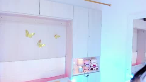 lilywhitee1 online show from 25, 4, 2026