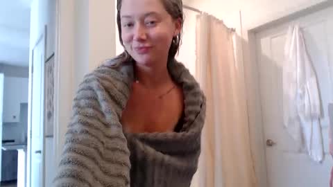 Lily Monroe online show from 5, 10, 2025