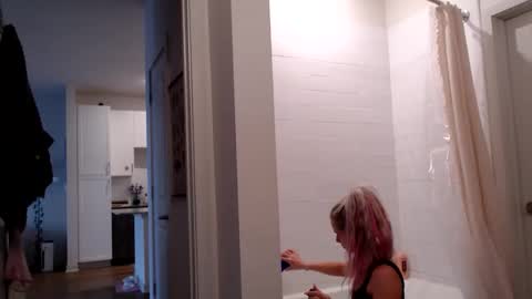 Lily Monroe online show from 21, 11, 2025