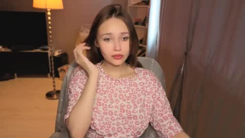 Snapshot of lina_and_lion chatting on 19, 5, 2026 Scarlet online show from 19, 5, 2026