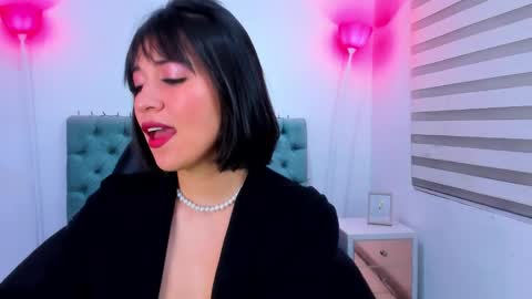  Lina Bedoya  online show from 18, 1, 2025