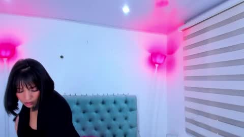  Lina Bedoya  online show from 18, 1, 2025