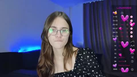 Snapshot of lina_hall chatting on 18, 9, 2025 lina hall online show from 18, 9, 2025