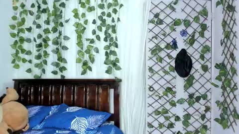 paola online show from 17, 9, 2025