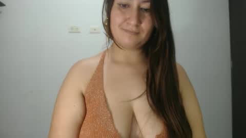 iiisabella online show from 5, 2, 2026