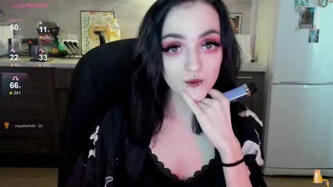 Lina 3  1715622743 online show from 18, 9, 2025