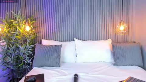 LinaGlam online show from 10, 3, 2025