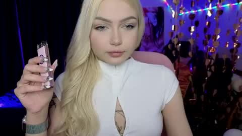 I am Lina online show from 23, 4, 2026