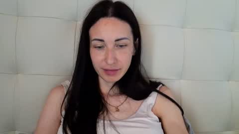 LinaLivee online show from 8, 7, 2026