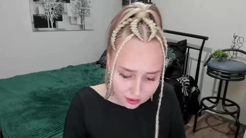 Lina online show from 16, 2, 2025