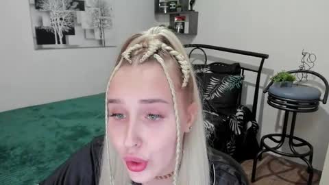 Lina online show from 25, 2, 2025