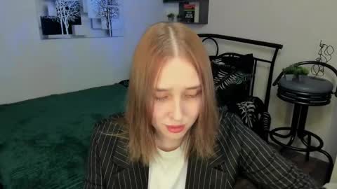 Lina online show from 5, 3, 2025