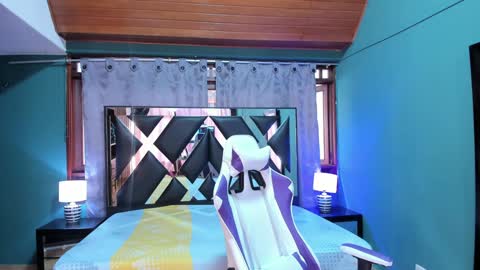  Linda  online show from 4, 2, 2025