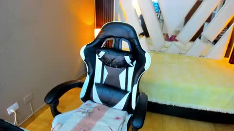 Snapshot of linda4petite chatting on 26, 5, 2026 Linda online show from 26, 5, 2026