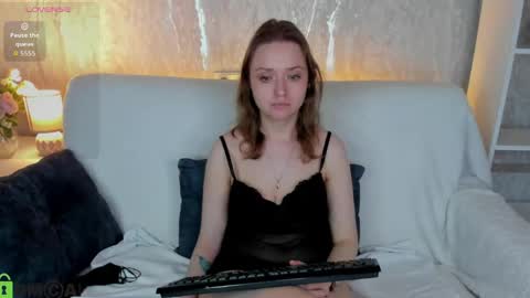 Snapshot of linda__bryant chatting on 15, 5, 2026 Linda GMT2 Mon Tu Fri Sa Su 0300am-1000 am online show from 15, 5, 2026