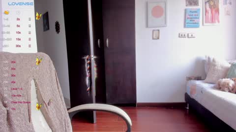 Giggles  online show from 15, 1, 2025