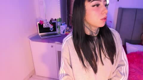 Lindaa maria  online show from 17, 12, 2025