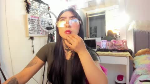 Lindaa maria  online show from 14, 6, 2026