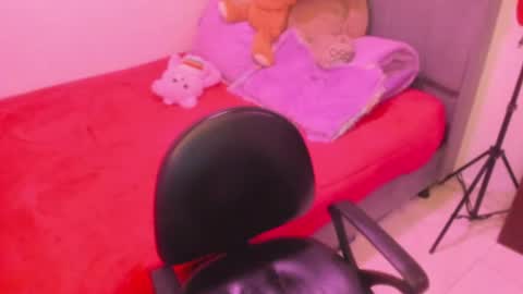 Lindaa maria  online show from 4, 7, 2026