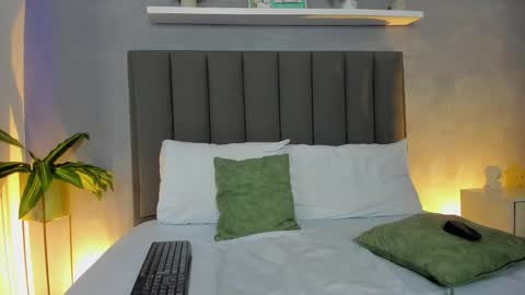 L I N D A online show from 22, 11, 2025