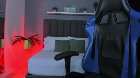 L I N D A online show from 2, 12, 2025