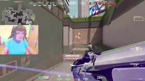 Snapshot of linddamortt chatting on 28, 2, 2025 CatalinaANIDEA online show from 28, 2, 2025