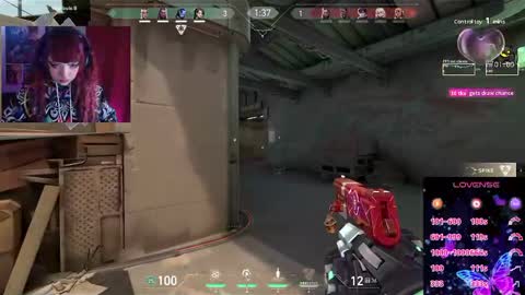 Snapshot of linddamortt chatting on 27, 10, 2025 CatalinaANIDEA online show from 27, 10, 2025