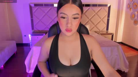 Lindsey Moss online show from 27, 1, 2025