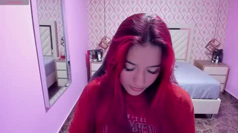 Snapshot of linzi_lennox chatting on 29, 9, 2025 L I N Z I online show from 29, 9, 2025