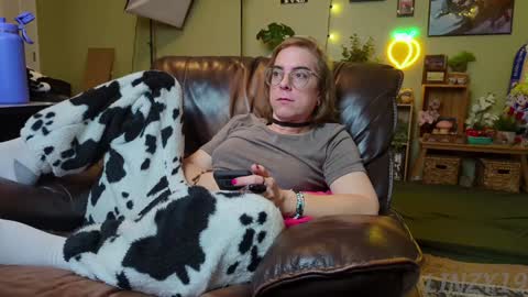 Linzy19 online show from 31, 1, 2025