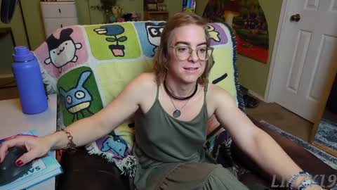 Linzy19 online show from 4, 2, 2025