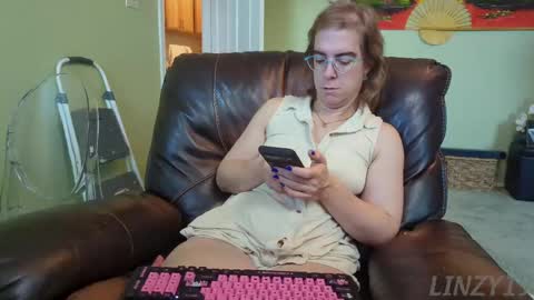 Linzy19 online show from 11, 9, 2025