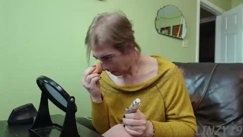 Linzy19 online show from 4, 12, 2025