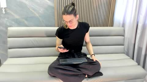 Lior evan online show from 27, 11, 2025