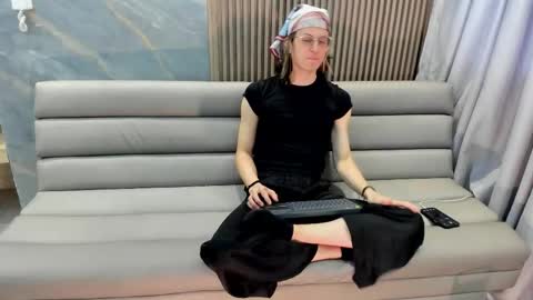 Lior evan online show from 28, 11, 2025