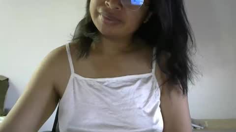 liora online show from 27, 4, 2026