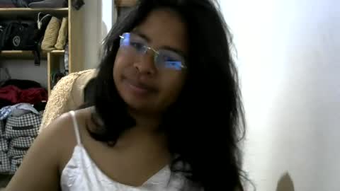 liora online show from 27, 7, 2026