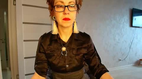 Liora Weiss online show from 19, 4, 2026
