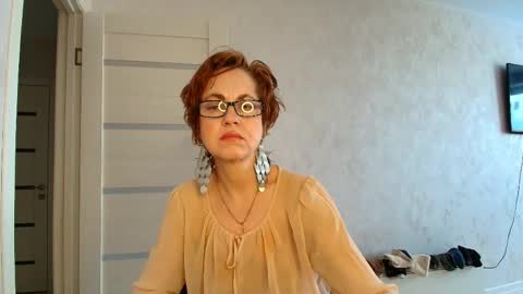 Liora Weiss online show from 28, 4, 2026